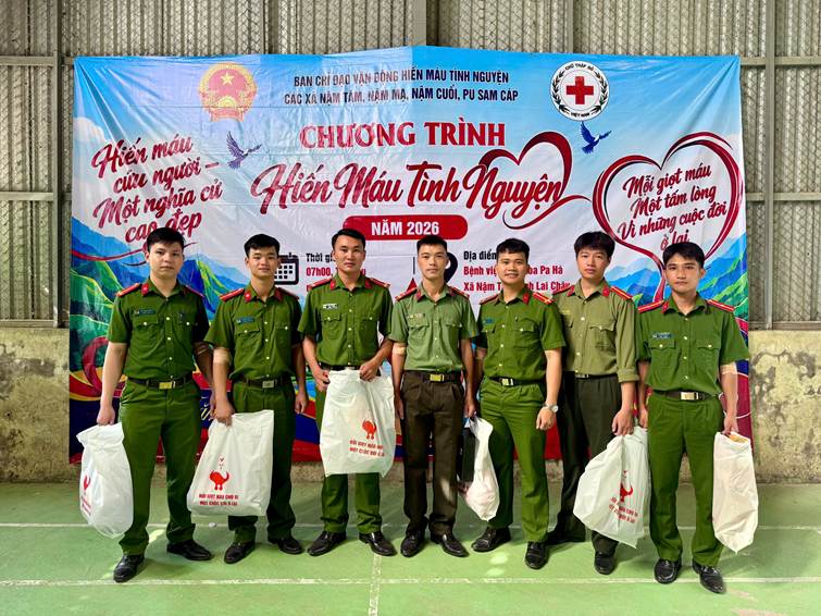 Tuổi trẻ Công an xã Nậm Tăm phát huy tinh thần xung kích, tình nguyện vì cộng đồng