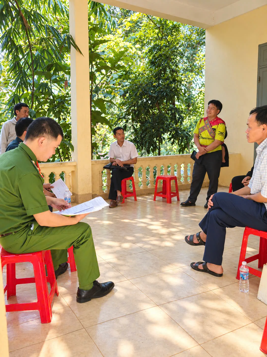 Công an xã Hồng Thu chủ động nắm tình hình công dân trong độ tuổi tham gia nghĩa vụ Công an nhân dân năm 2027