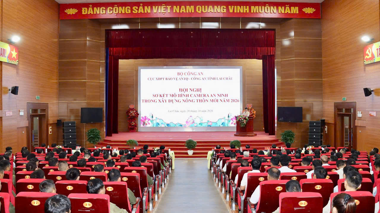 Công an xã Phong Thổ phối hợp tổ chức thành công hội nghị sơ kết mô hình camera an ninh năm 2026.