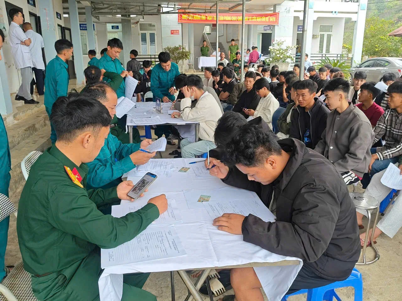 Công an xã Tả Lèng phối hợp tổ chức khám sơ tuyển nghĩa vụ quân sự và nghĩa vụ tham gia Công an nhân dân năm 2027.