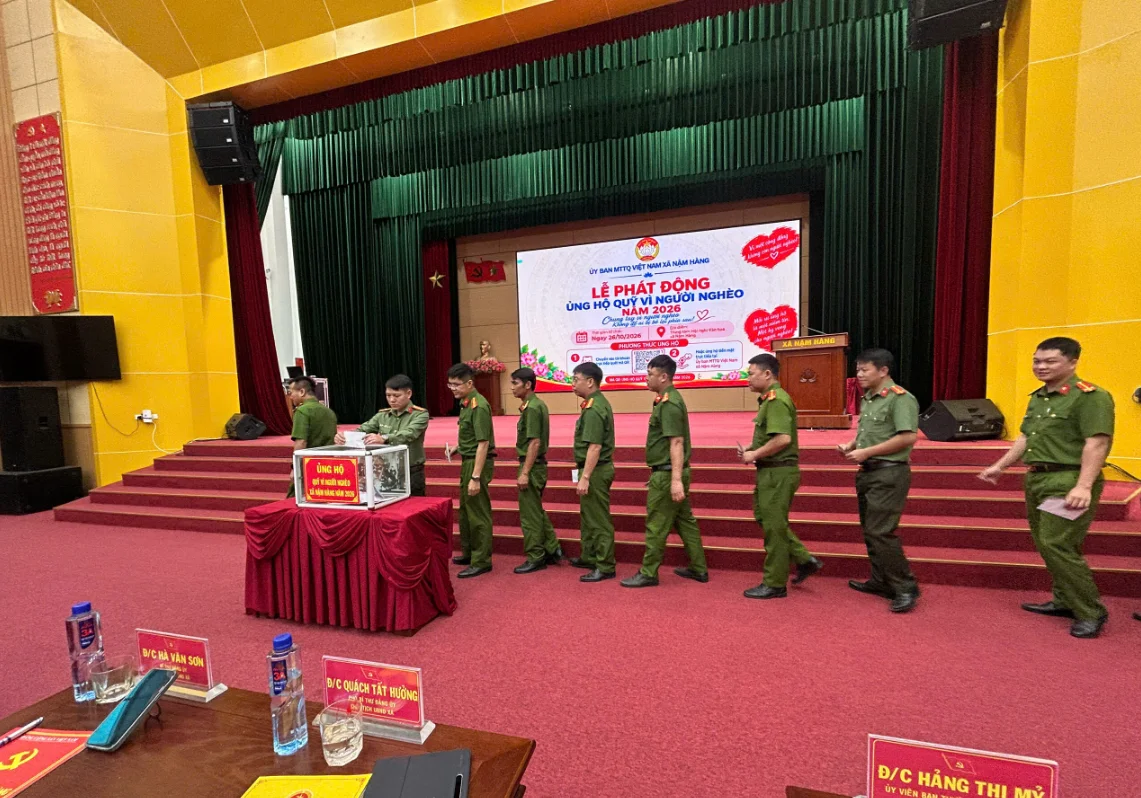 Công an xã Nậm Hàng tích cực hưởng ứng ủng hộ Quỹ “Vì người nghèo” năm 2026
