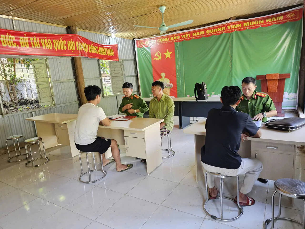 Công an xã Lê Lợi tuyên truyền, giáo dục pháp luật, nâng cao ý thức chấp hành pháp luật trong Nhân dân