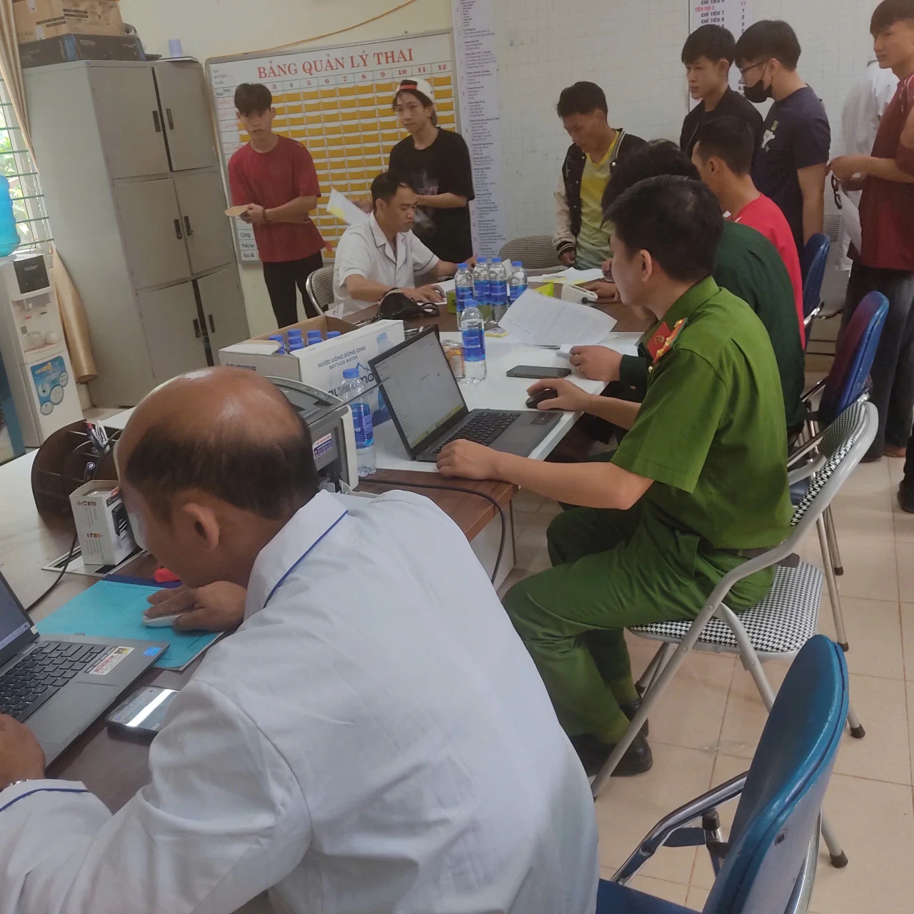Công an xã Nậm Cuổi phối hợp với BCH quân sự xã tổ chức khám sơ tuyển nghĩa vụ tham gia công an nhân dân năm 2027