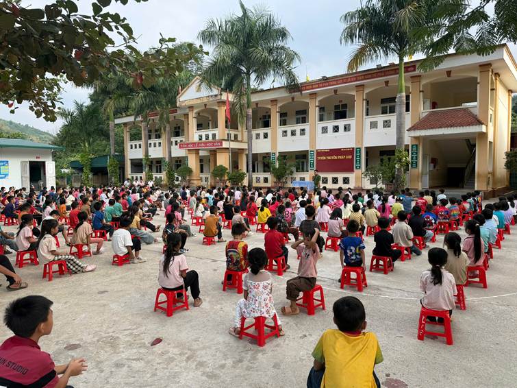 Công an xã Nậm Tăm đẩy mạnh tuyên truyền pháp luật, phòng ngừa bạo lực học đường và lừa đảo trên không gian mạng