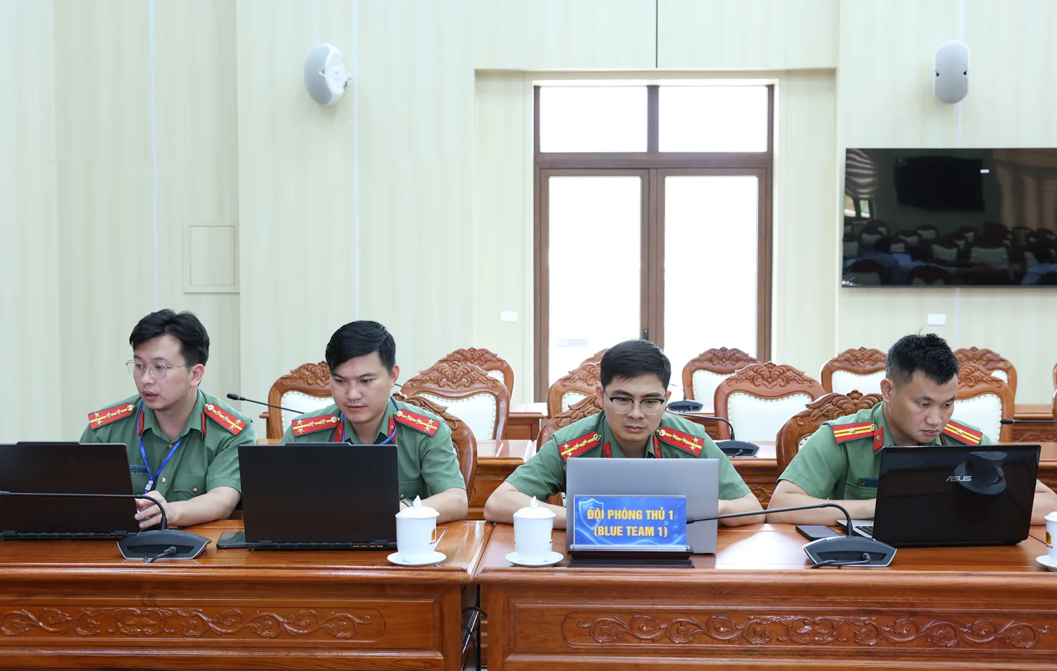 Hoàn thiện cơ chế thống nhất xây dựng lực lượng bảo vệ an ninh mạng